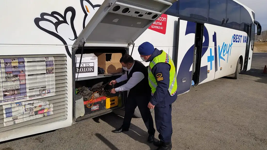 Başkale’de kar lastiği ve zincir denetimi