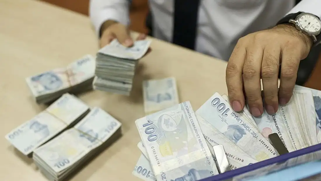 Aylık en yüksek reel getiri mevduat faizinde oldu