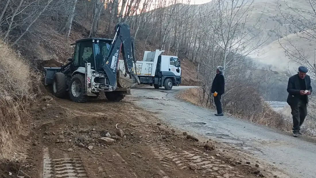 Çatak Belediyesi Alacayer Mahallesi yolunu genişletti