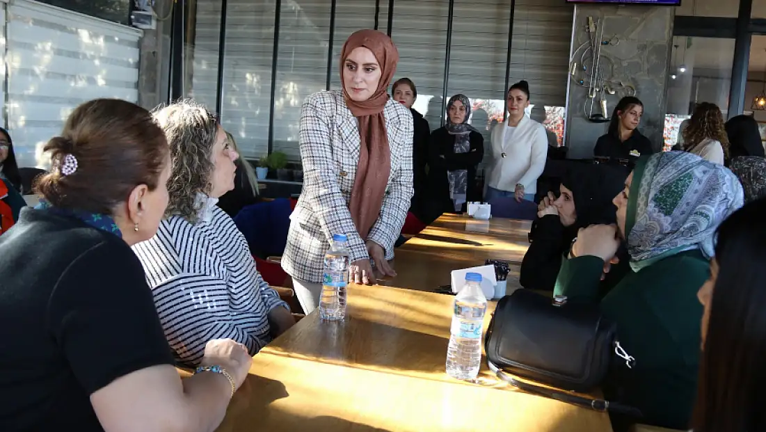 Edremit Belediyesi, 25 Kasım kapsamında engelli kadınlarla bir araya geldi