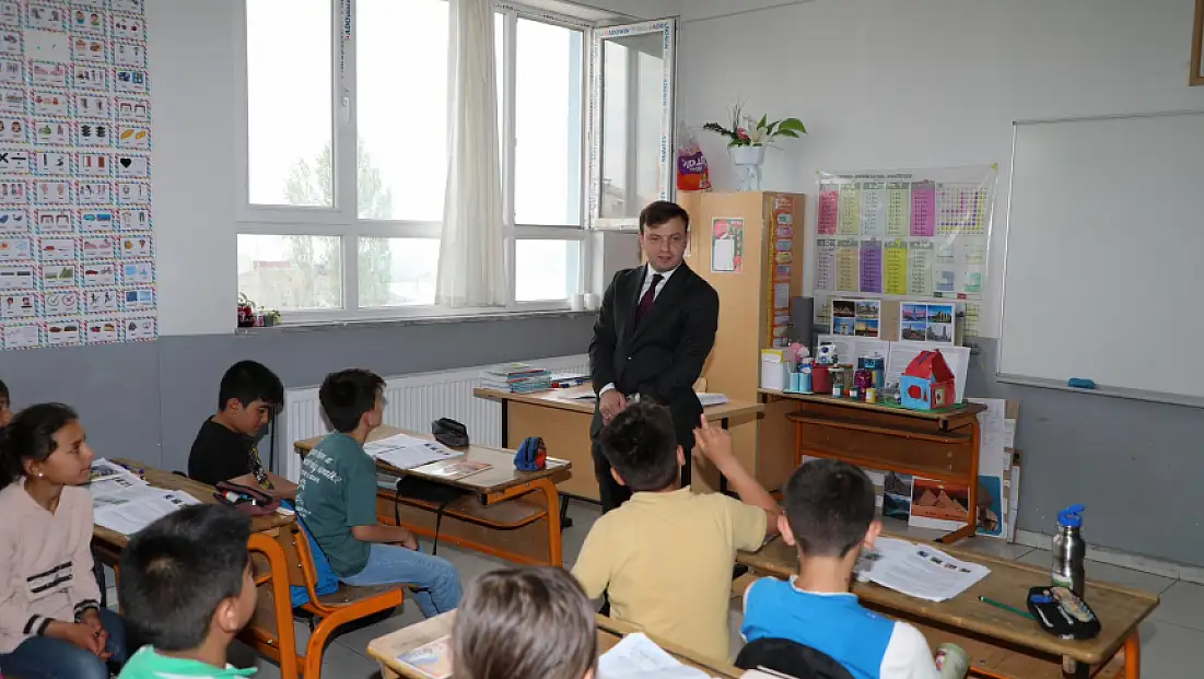Kaymakam Erdoğan’dan öğrencilere ziyaret