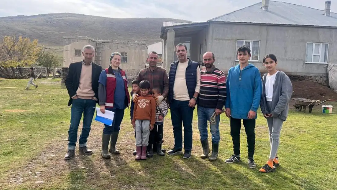 Muradiye'de buzağı ölümlerini azaltmaya yönelik eğitim seferberliği