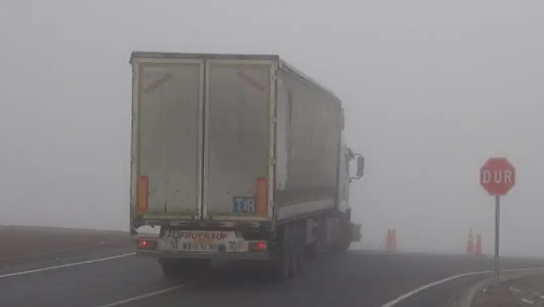 Sis, sürücülere zor anlar yaşattı