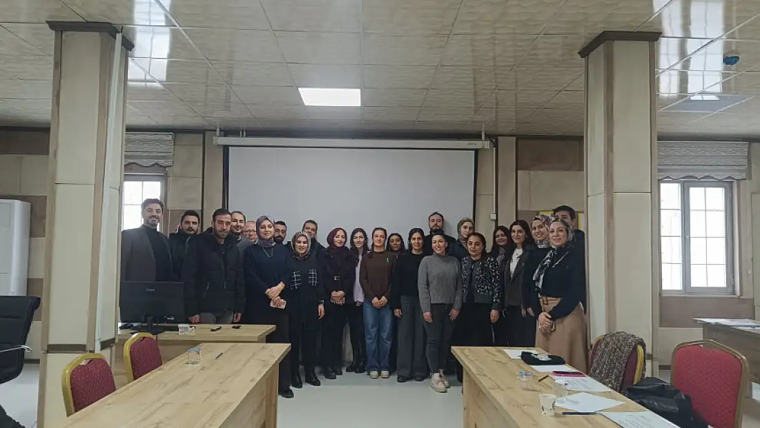 Van’da sağlık personeline birinci basamak sağlık hizmetleri temel eğitimi verildi
