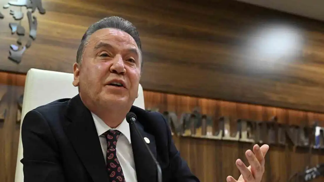 Muhittin Böcek hastaneye kaldırıldı