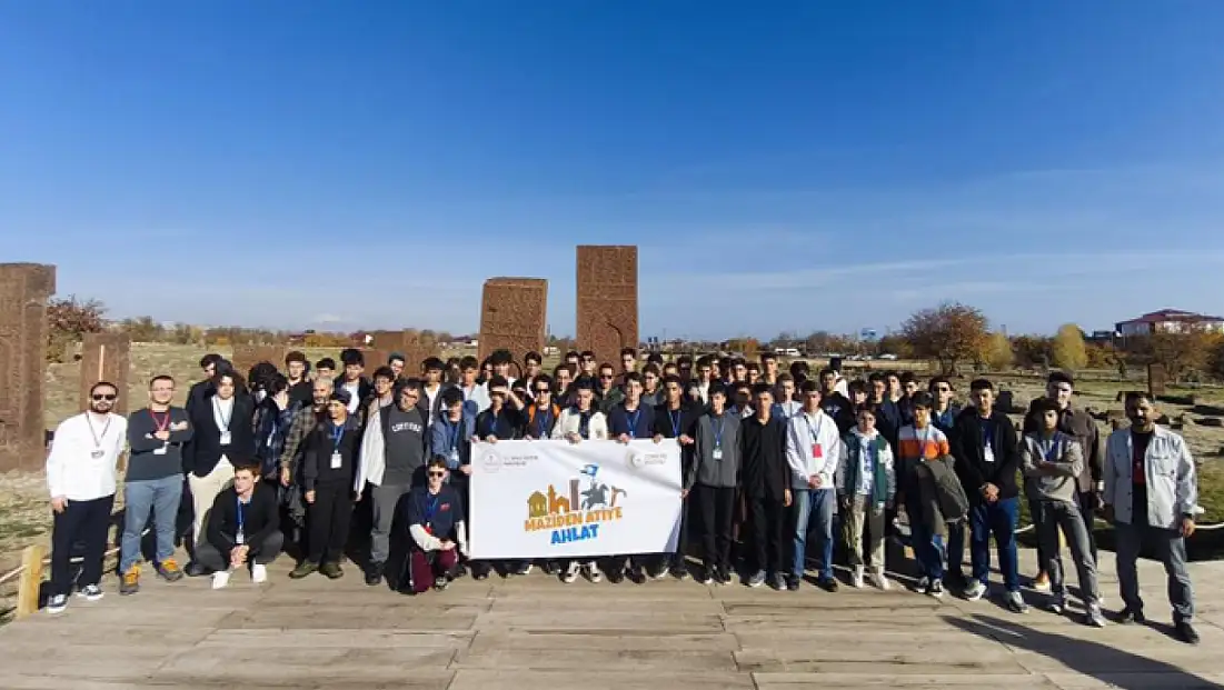 Öğrenciler Maziden Atiye Ahlat programıyla tarih yolculuğuna çıkıyor