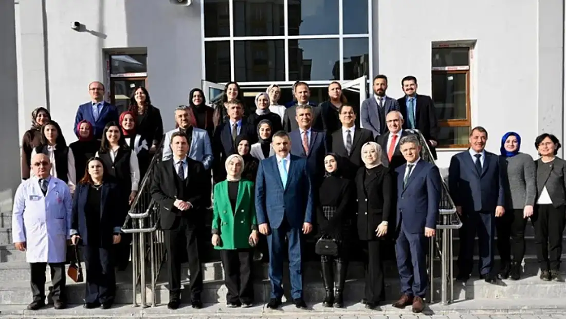 Vali Çiftçi öğrenci ve öğretmenlerle buluştu