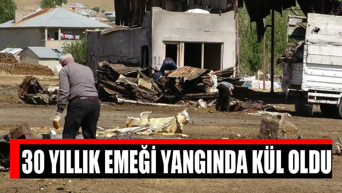 30 yıllık emeği yangında kül oldu