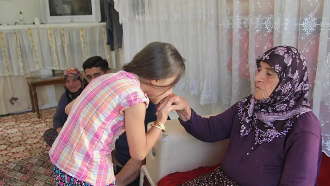 101 yaşındaki Ayşe nine yıllara meydan okuyor