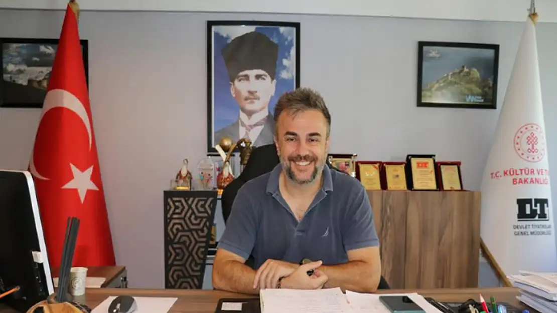 16 yaşında tanıştığı devlet tiyatrosuna müdür oldu