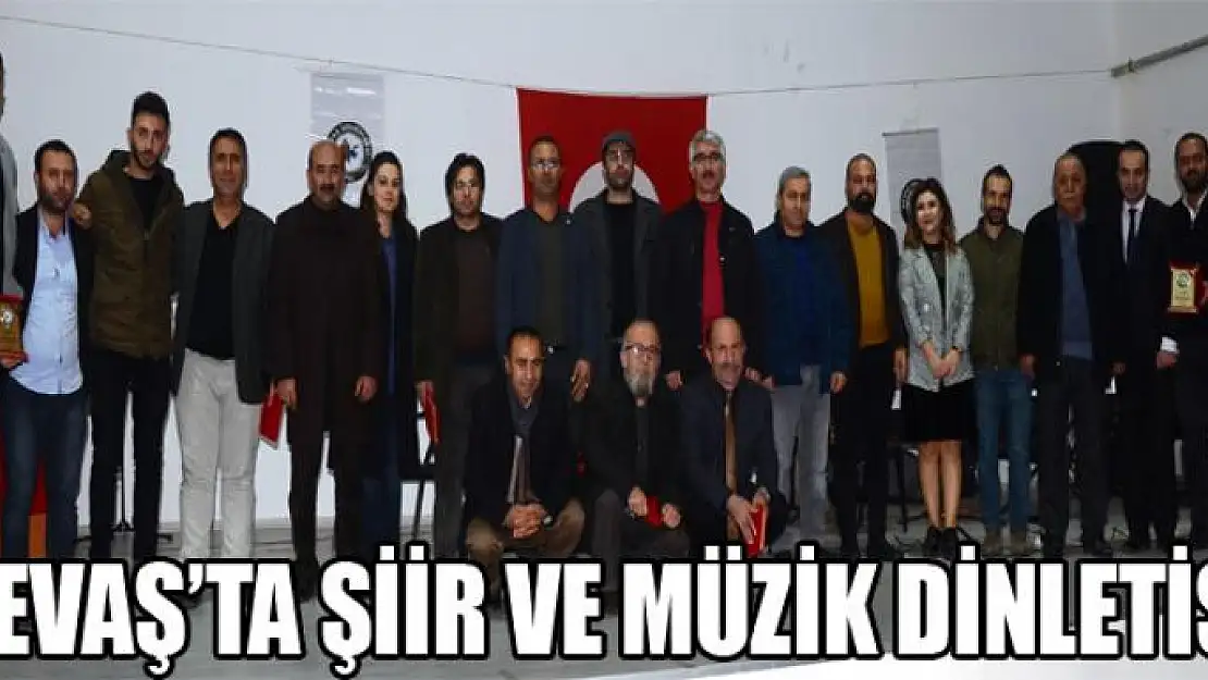 Gevaş'ta şiir ve müzik dinletisi