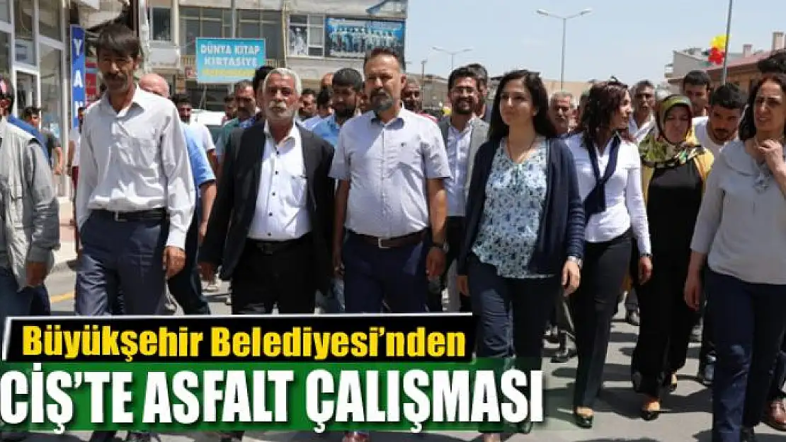 ERCİŞ'TE ASFALT ÇALIŞMASI