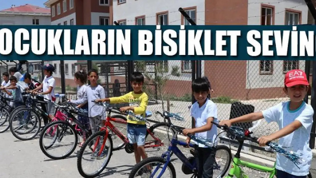 Çocukların bisiklet sevinci