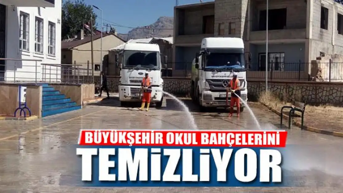 BÜYÜKŞEHİR OKUL BAHÇELERİNİ TEMİZLİYOR