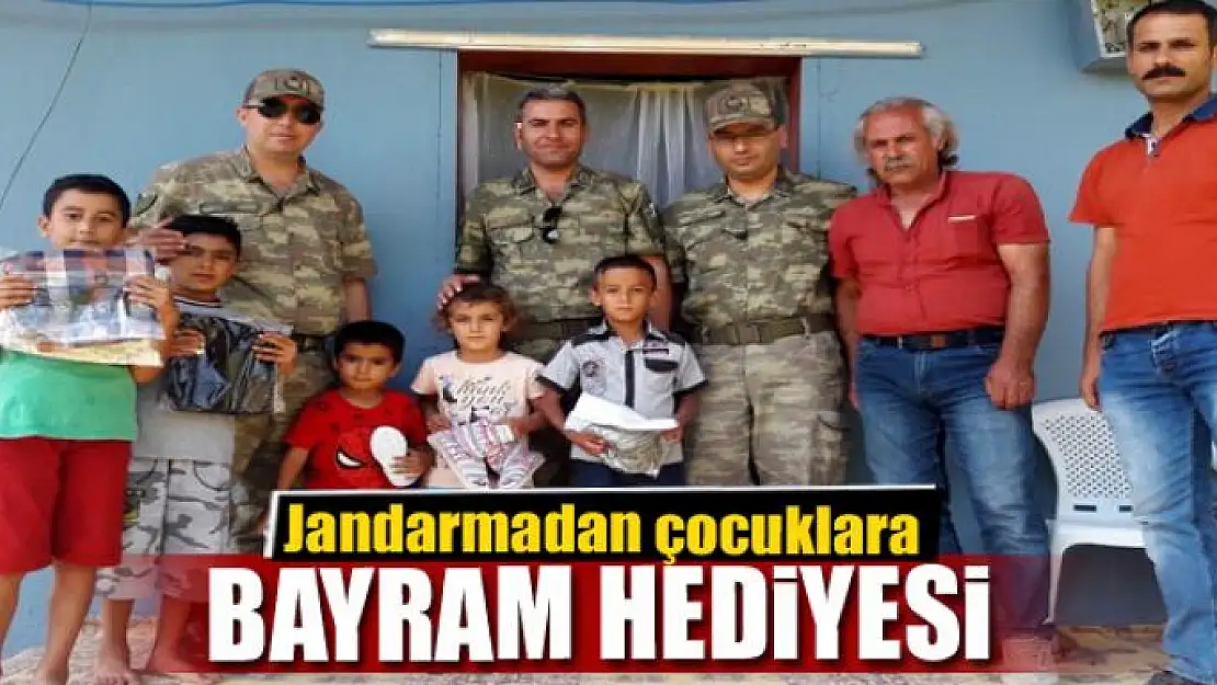 Jandarmadan çocuklara bayram hediyesi