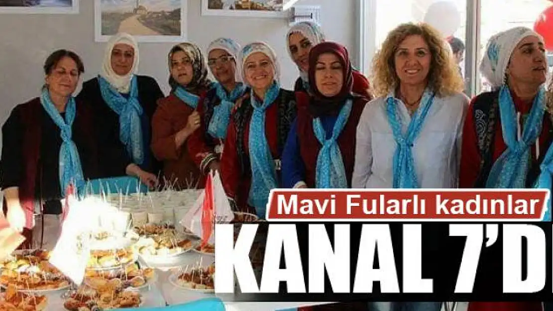 Mavi Fularlı kadınlardan bir ilk