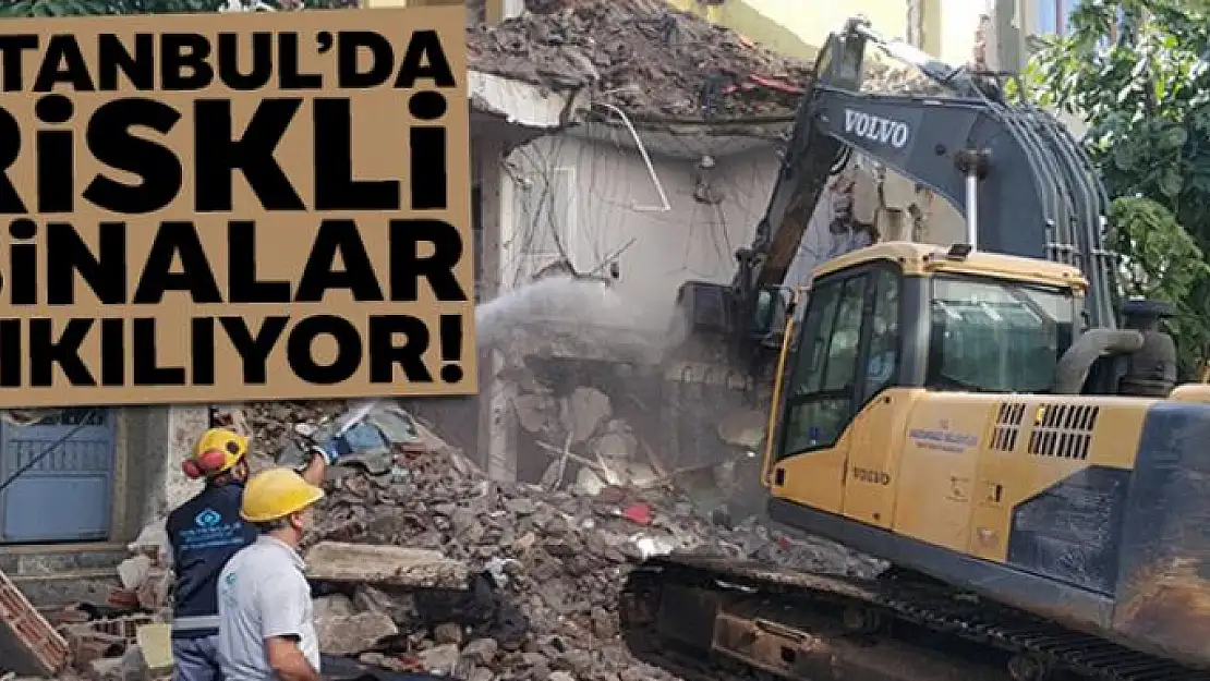 Sultangazi'de riskli binalar yıkılıyor