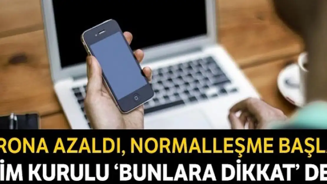 Telefonları kaplayın, iş yerinde önlük giyin