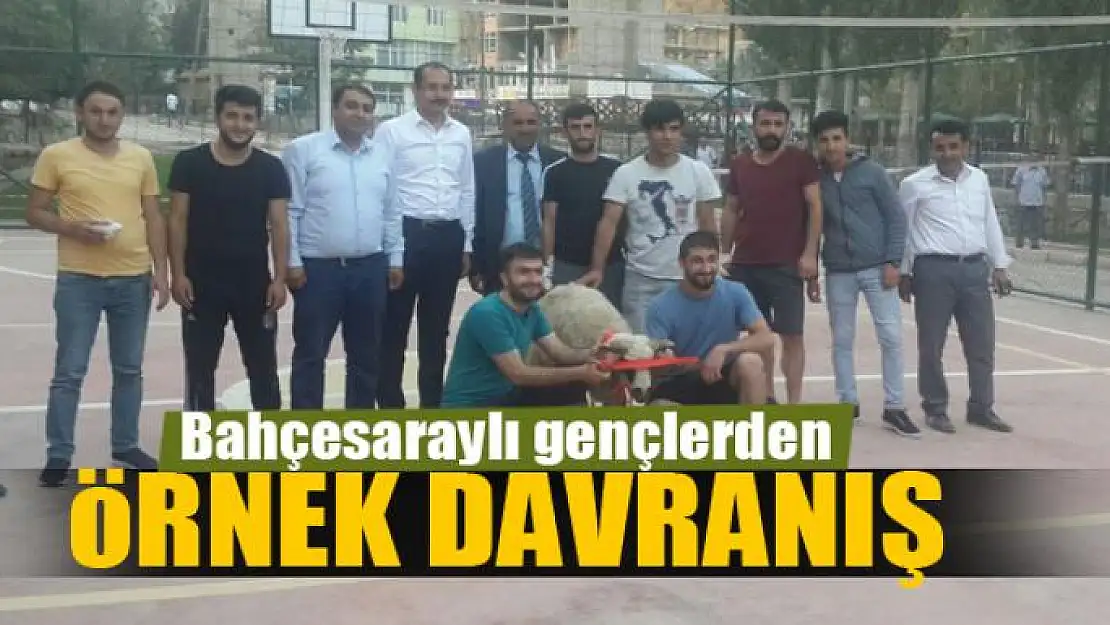 Bahçesaraylı gençlerden örnek davranış