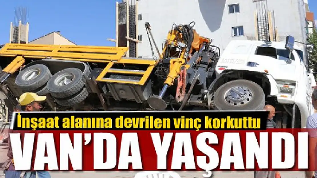 İnşaat alanına devrilen vinç korkuttu