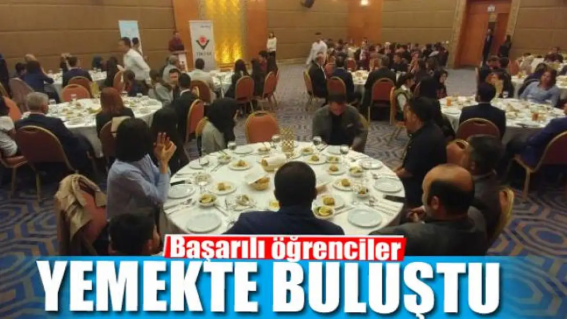 Başarılı öğrenciler yemekte buluştu 