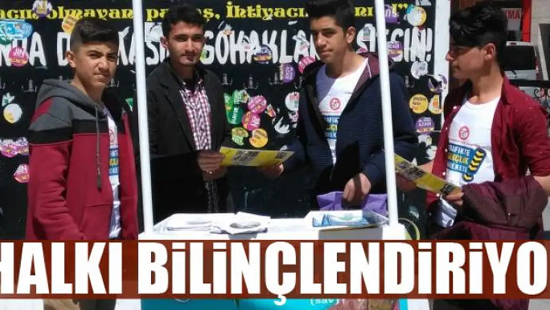 Öğrenciler halkı bilinçlendiriyor