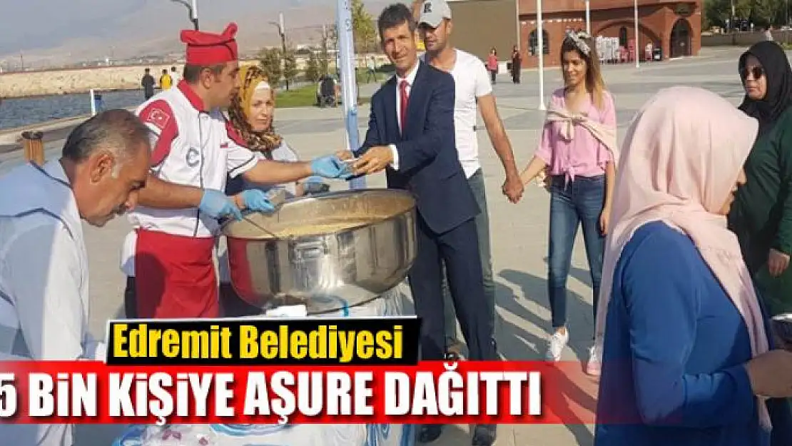 Edremit Belediyesi 5 bin kişiye aşure dağıttı