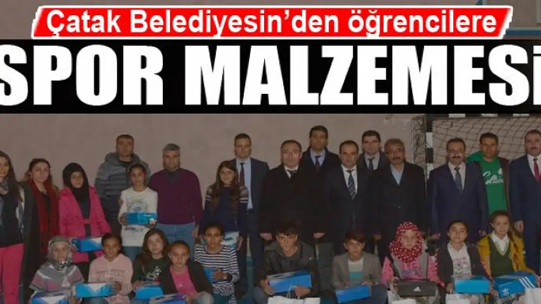 Çatak Belediyesin'den öğrencilere spor malzemesi