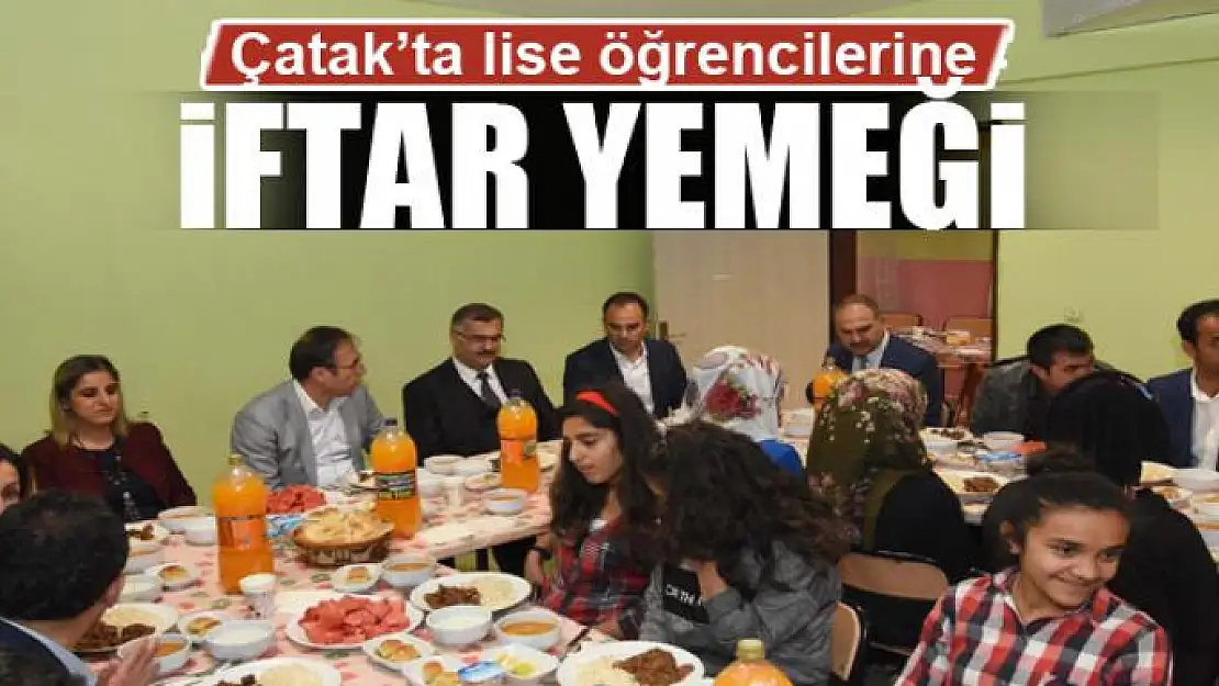 Çatak'ta lise öğrencilerine iftar yemeği