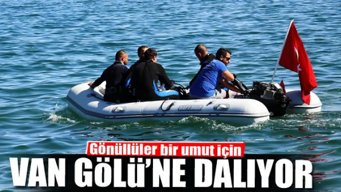 Gönüllüler bir umut için Van Gölü'ne dalıyor