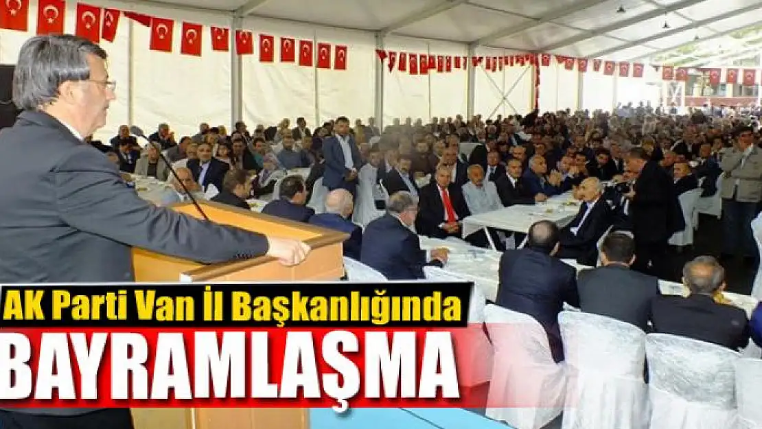 AK Parti Van İl Başkanlığında bayramlaşma 