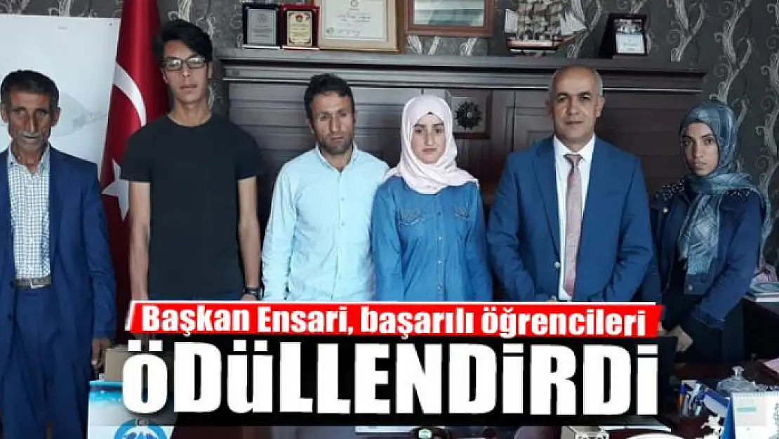 Başkan Ensari, başarılı öğrencileri ödüllendirdi