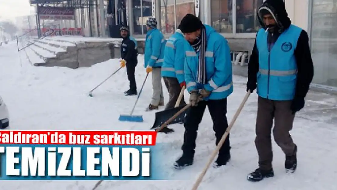 Çaldıran'da buz sarkıtları temizlendi 