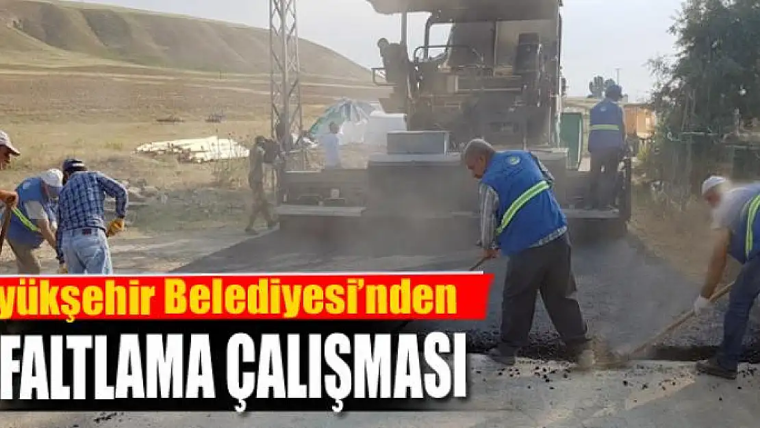 Van Büyükşehir Belediyesi briketçiler sitesinin yolunu asfaltladı