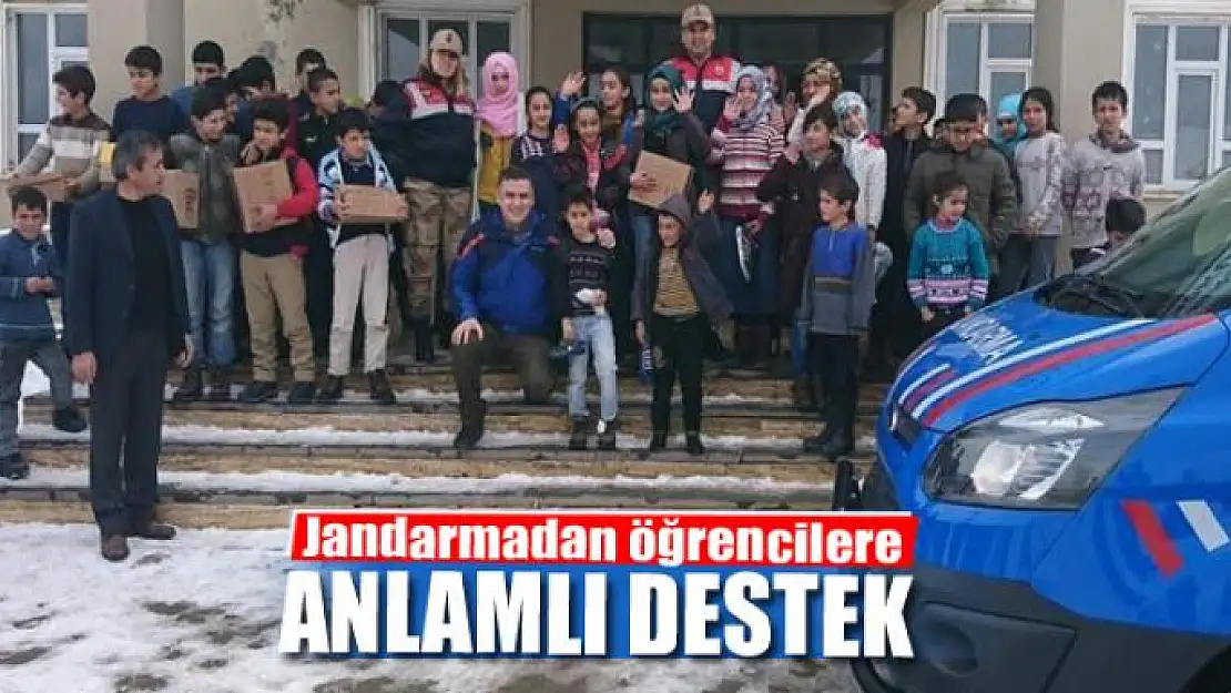 Jandarmadan öğrencilere destek 