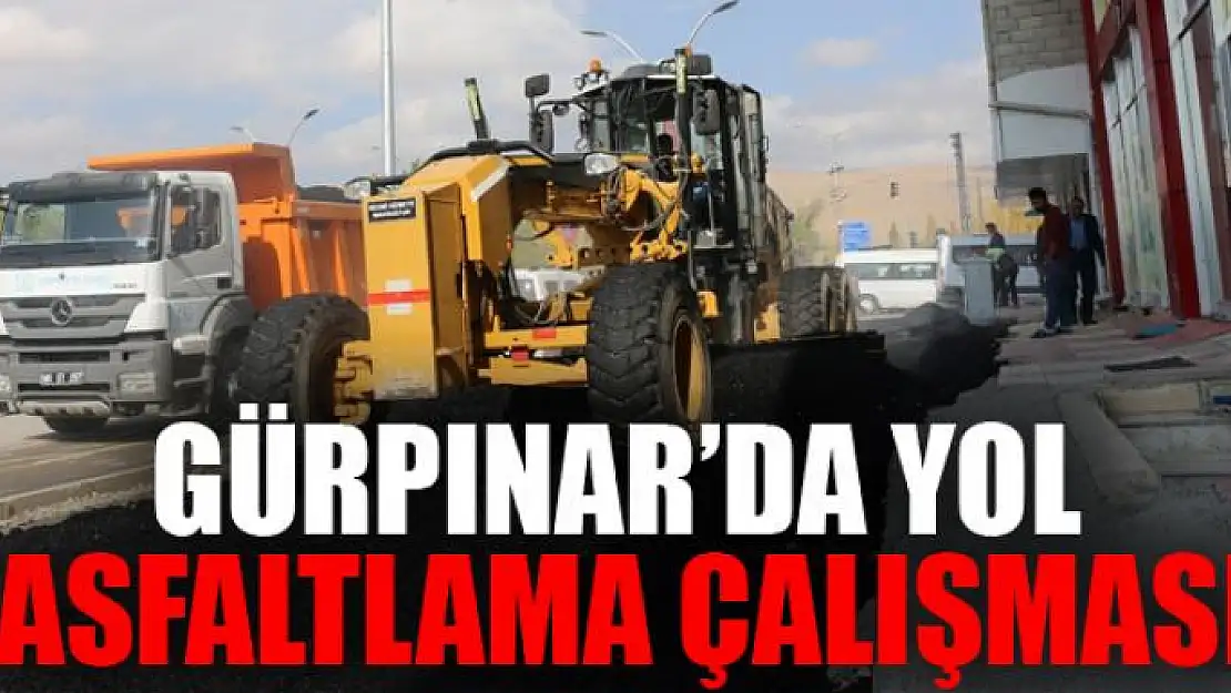 Gürpınar'da yol asfaltlama çalışması