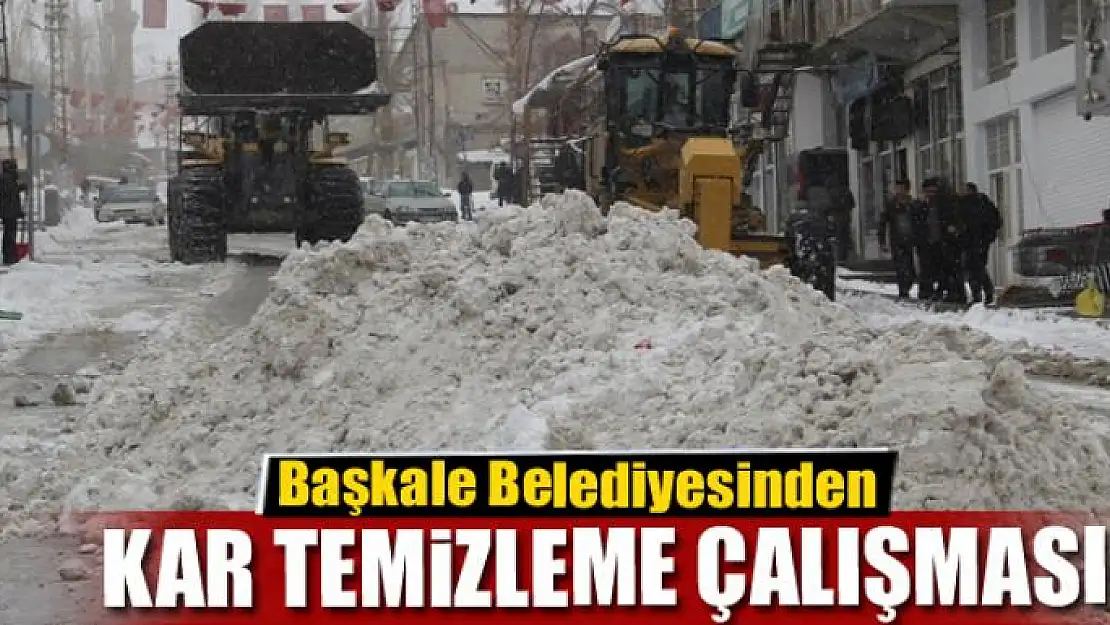 Başkale Belediyesinden kar temizleme çalışması