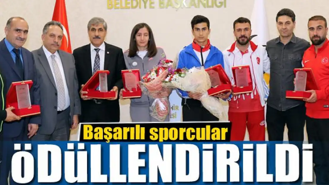 Başarılı sporcular ödüllendirildi