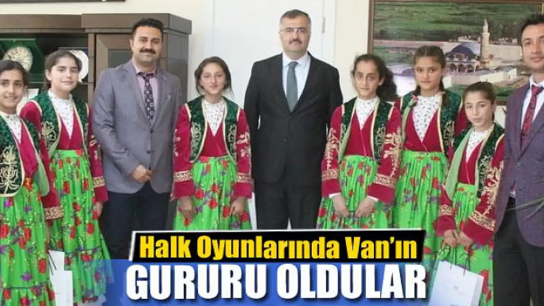 Halk Oyunlarında Van'ın gururu oldular