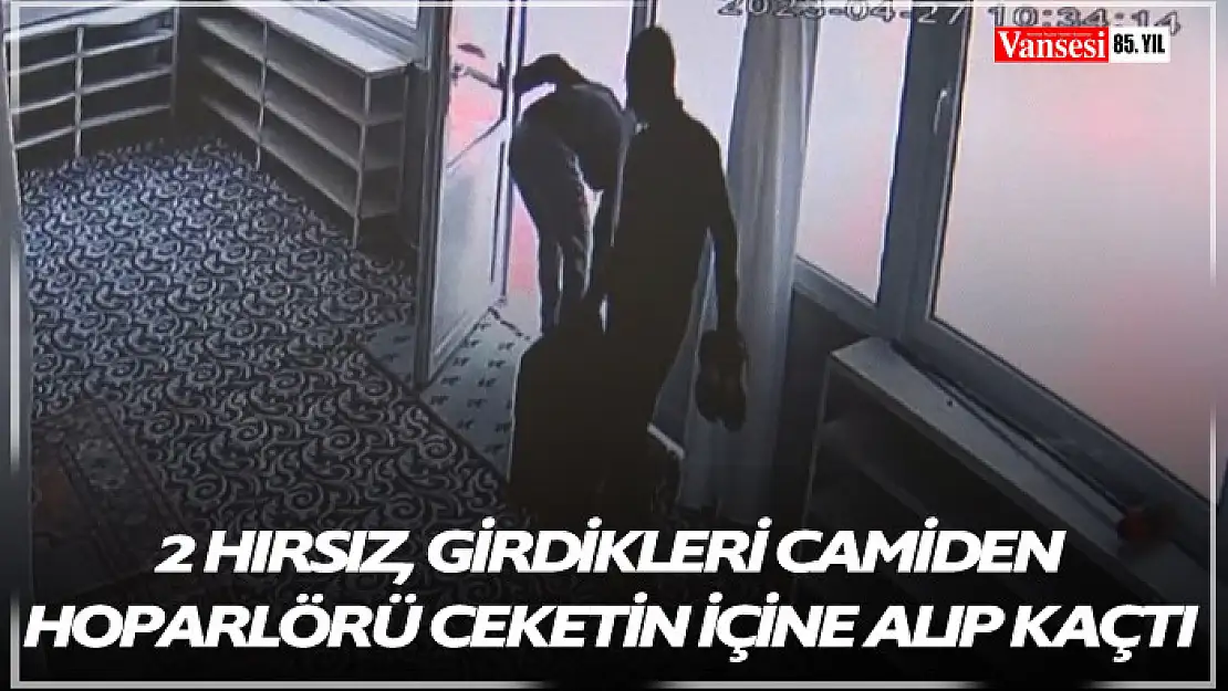 2 hırsız, girdikleri camiden hoparlörü ceketin içine alıp kaçtı