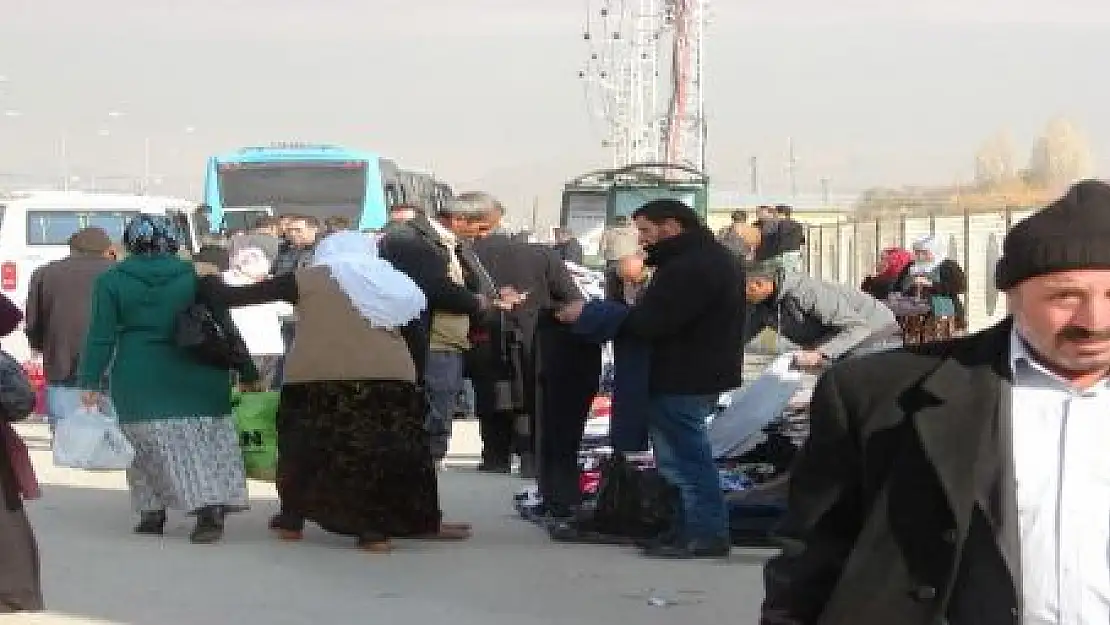 SEYYARLAR HASTANE ÖNÜNÜ MESKEN TUTU