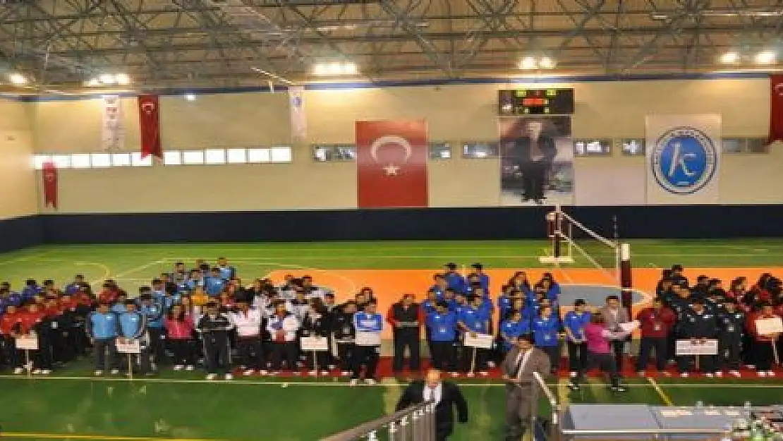 Voleybol takımlarından büyük başarı