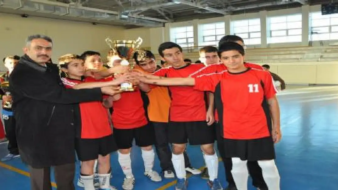 Özel serhat nevbahar futsal'da birinci oldu