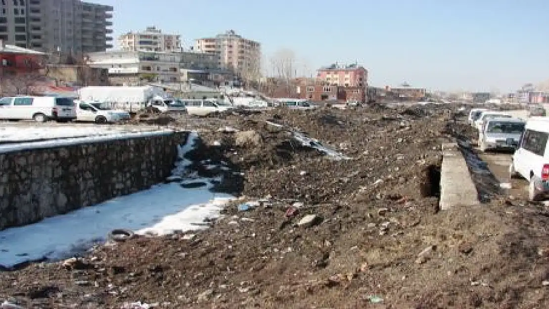 AKKÖPRÜ DERESİ'NDE ÇİRKİN GÖRÜNTÜ