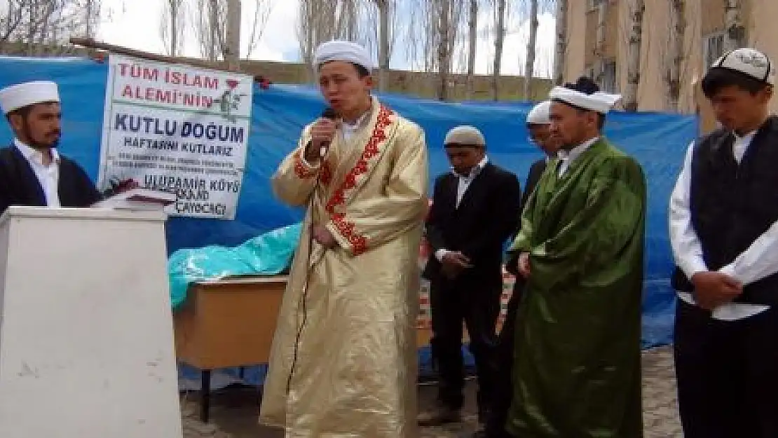 KIRGIZLAR 'KUTLU DOĞUMU' KUTLADI