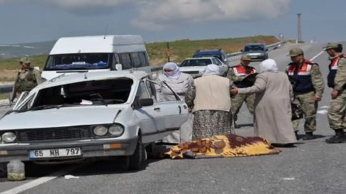 OTOMOBİL TAKLA ATTI: 1 ÖLÜ, 3 YARALI