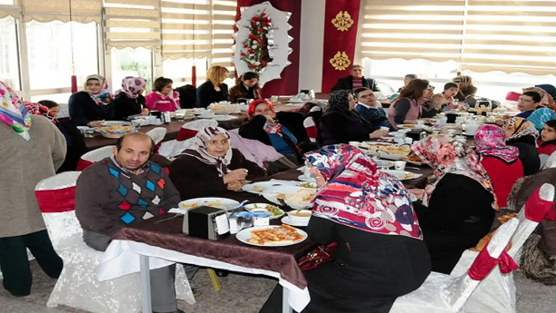 BEYAZAY DERNEĞİ ENGELLİLERLE BULUŞTU