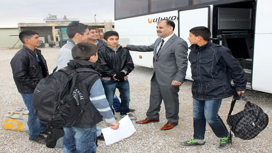 ÖĞRENCİLER CUMHURİYET GEZİLERİNE ÇIKTI