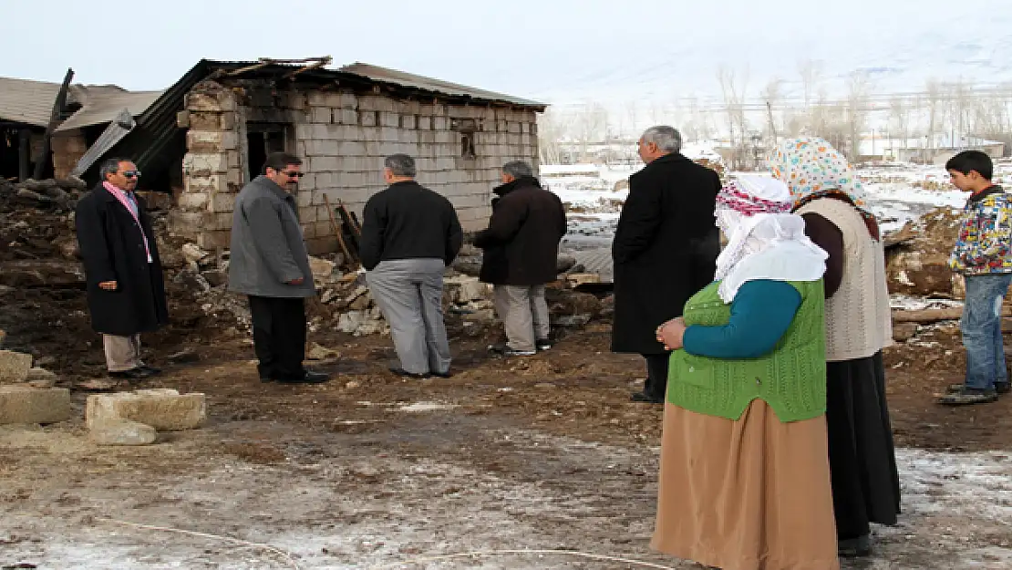 MURADİYEDE YANGIN, 9 HAYVAN TELEF OLDU