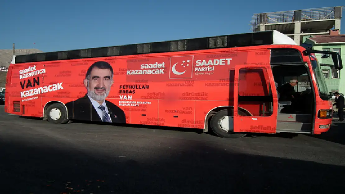 Saadet Partisi Seçim Otobüsüne Saldırı